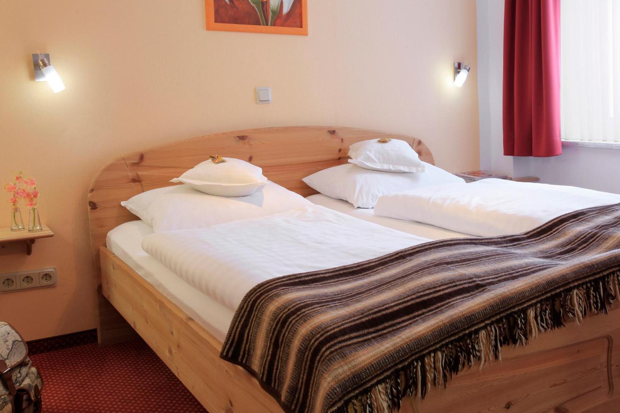 Hotel Sauerlaender Hof Willingen  Zewnętrze zdjęcie